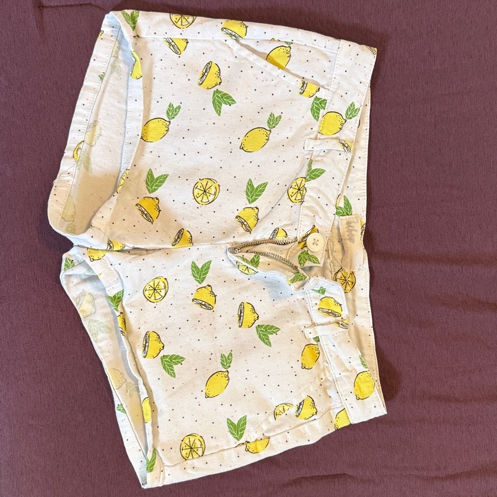 BeBop Lemon Print Women's Shorts - White and Yellow